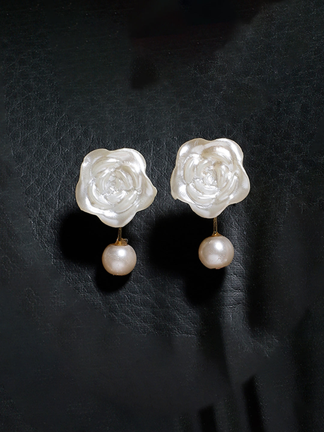 White and Gold Flower based Pearls earring from Dugristyle Ruhaniyat By Dugran