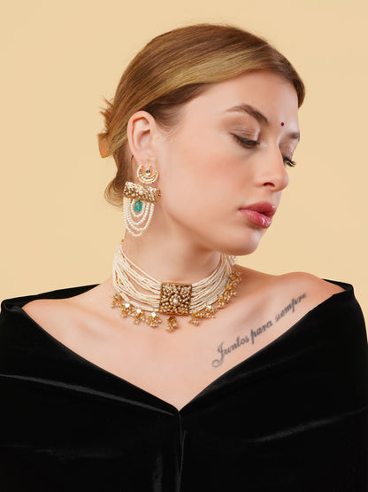 Jadau work earring with chand shaped kundan tikra