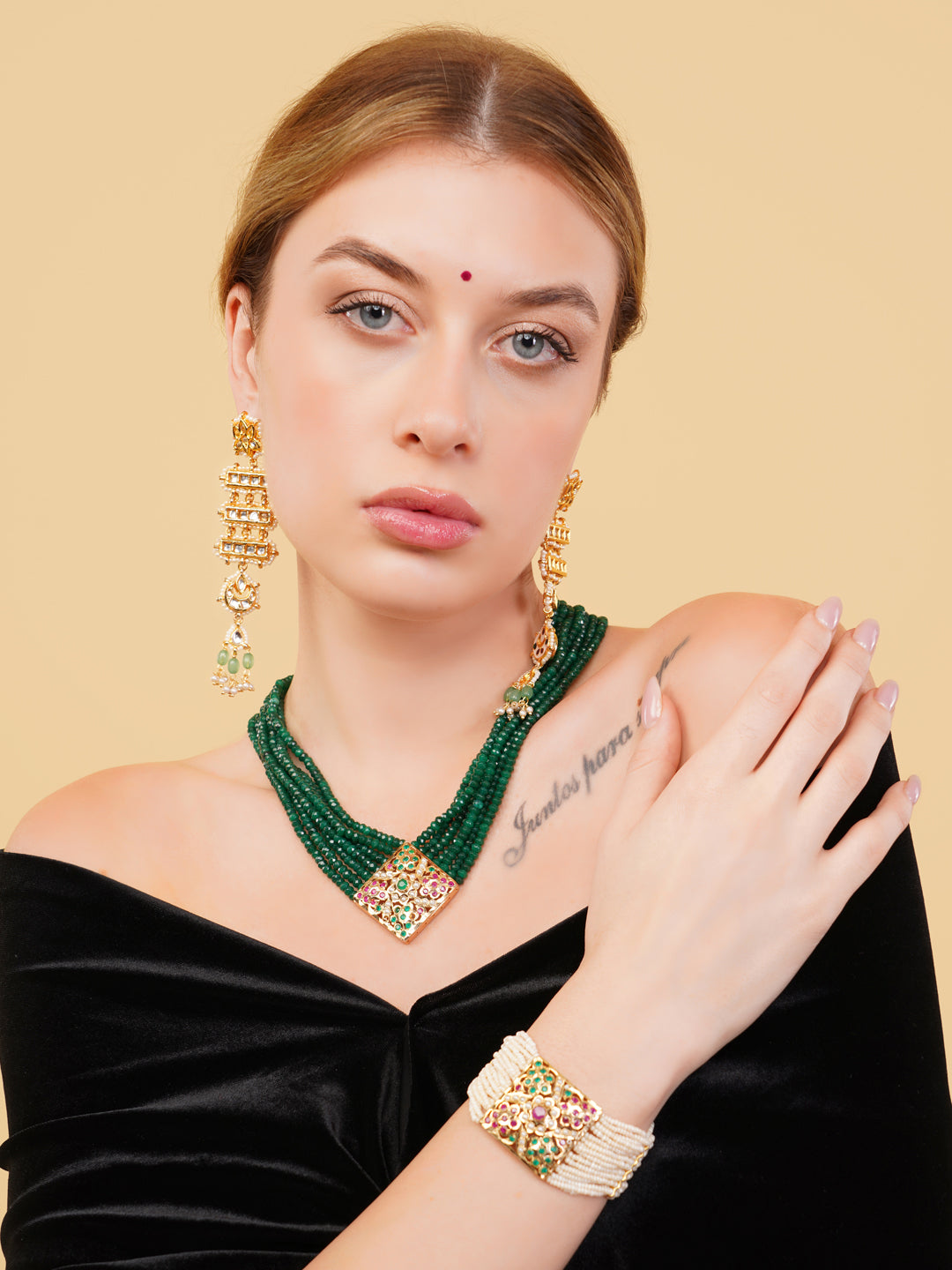 Jadau bracelet with Pearl Layers