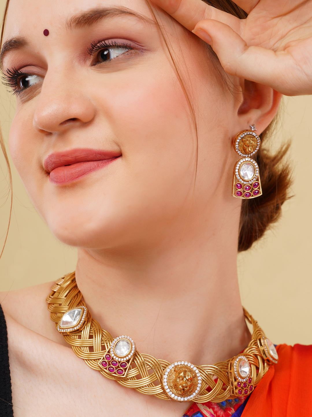 Tiger shape inspired choker with earrings having moissanite stones