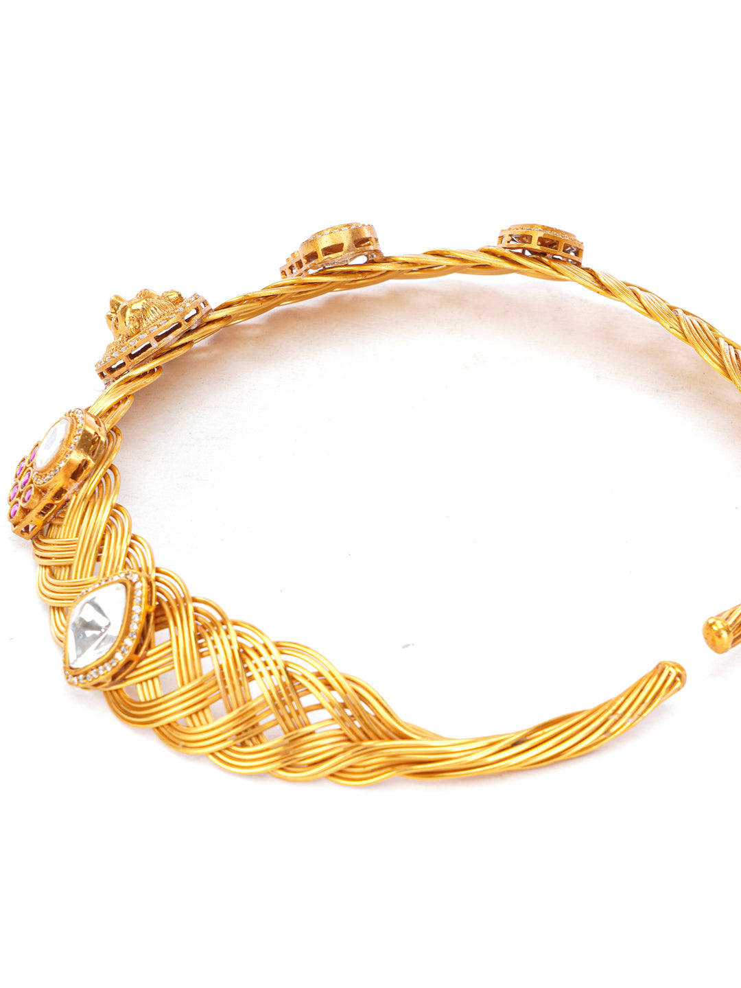 Tiger shape inspired choker with earrings having moissanite stones