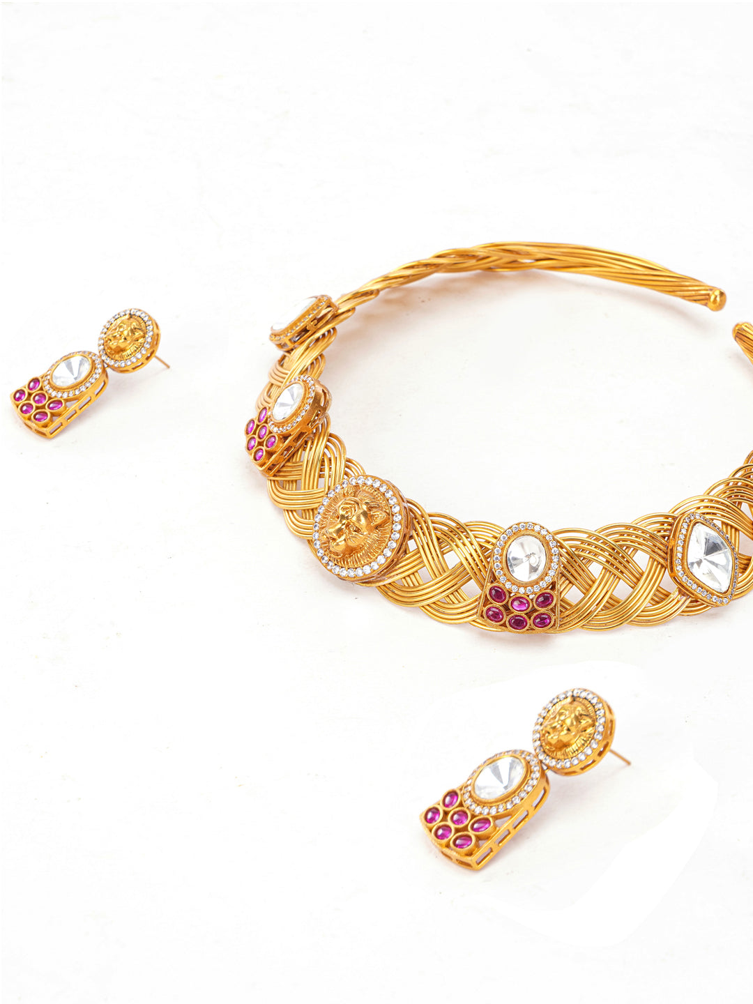 Tiger shape inspired choker with earrings having moissanite stones