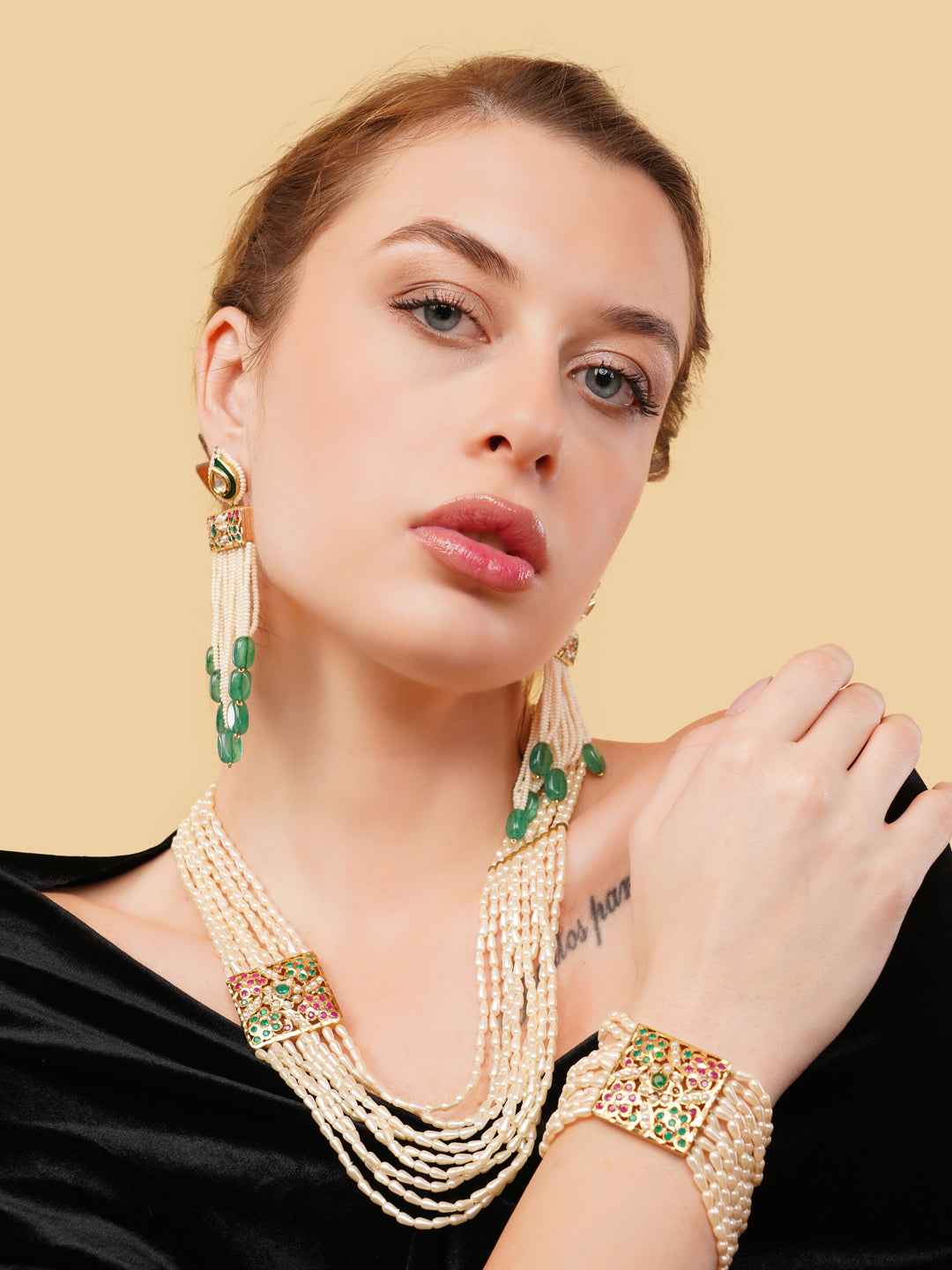 Jadau Necklace with pearls lines and handmade adjustable dori